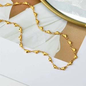 Chic 18K gold plated heart-shaped link necklace with vintage textured embossed patterns