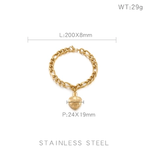 Detailed view of gold stainless steel heart bracelet with size and weight dimensions