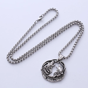 Pendentif circulaire totem double loup rétro en argent antique avec chaîne carrée