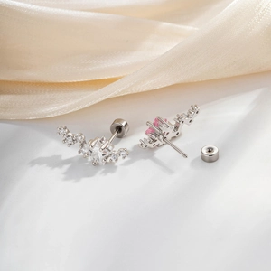 Boucles d'oreilles étoiles en argent avec cristaux roses et fermoir à vis
