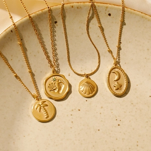 Collana con Pendente Moneta in Acciaio Inossidabile Placcato Oro per Donna Albero di Cocco Luna Stella Conchiglia Strass Gioielli