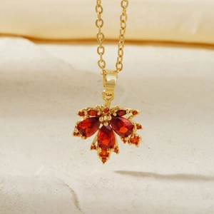 Collana Con Pendente A Foglia Di Acero Acciaio Inossidabile Zircone Rosso Placcato Oro Gioielli Eleganti Vintage Francese Per Donna