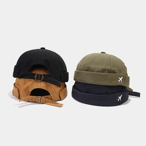 Bonnets Docker rétro en toile avec broderie avion et boucles métalliques réglables en quatre couleurs