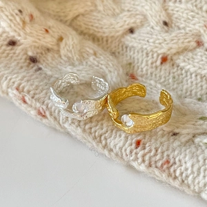 Minimalist irregular S925 sterling silver lava ring with zircon on knit texture