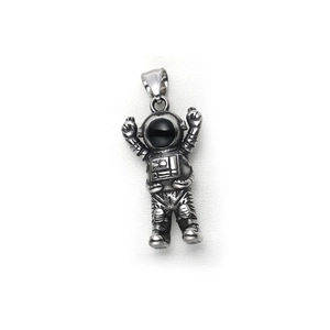 3D vintage titanium steel astronaut pendant necklace for men and women hip hop style
