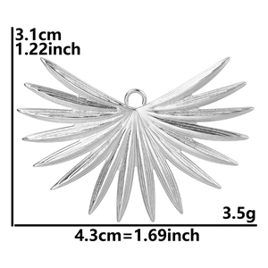 Detailed silver wing charm dimensions showing 3.1cm height and 4.3cm width parameters