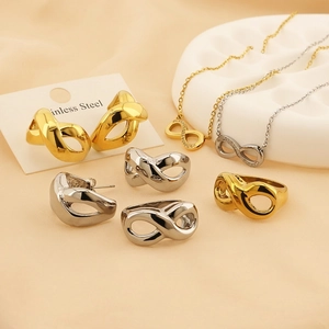 Collana Orecchini Anello Simbolo Infinito Acciaio Inossidabile Placcato Oro 18K Strass Donne Moda Design Semplice