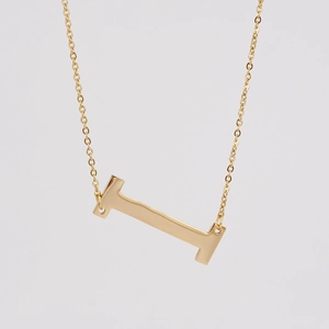 Elegante collar de acero inoxidable chapado en oro 18K con colgante letra I y cadena O