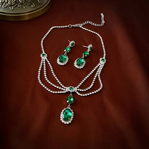 Vintage Emerald Green Oval Pendant Necklace And Dangle Earrings With Silver Earring Post Copper Zircon For Women