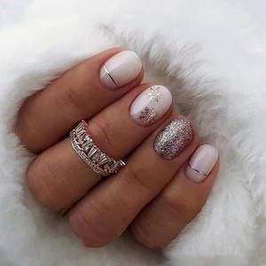 Christmas Snowflake Glitter Press On Nails Nude Silver Shiny Short Fake Nails Elegant Manicure Artificial Fingernails