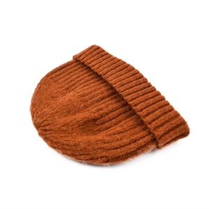 Bonnet en maille côtelée marron caramel élégant pour hommes et femmes en automne