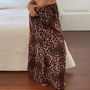 Retro leopard print maxi skirt with high elastic waist and elegant drape for women