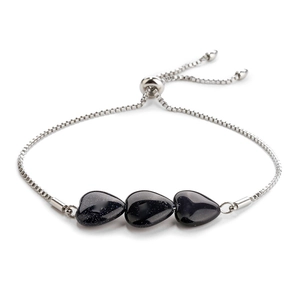 Verstellbares Edelstahl-Armband mit drei funkelnden blauen Herz-Anhängern aus Sandstein