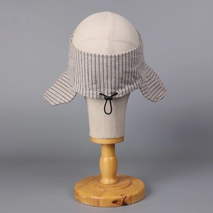 Visiera da donna in cotone e lino a righe con coulisse regolabile e tesa larga parasole