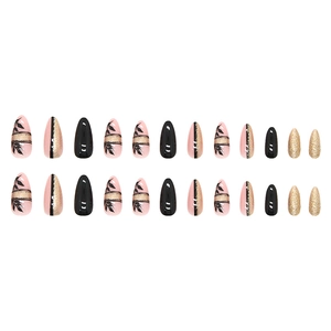 Faux ongles amande noir et or avec paillettes et motifs de feuilles sur 24 pièces