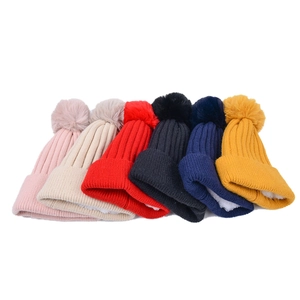Bonnets d'hiver tricotés pour enfants avec pompons colorés et doublure en polaire chaude