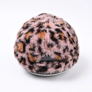 Rosa Leopard-Kunstpelz-Baseballcap für Damen mit Plüschtextur und Rückansicht