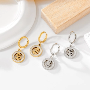 Boucles d'oreilles créoles en acier doré et argenté avec pendentifs dollar en cristal