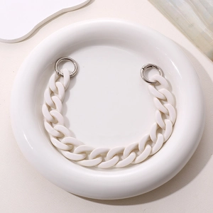 White acrylic candy color chain accessory with metal rings for water cups or phones