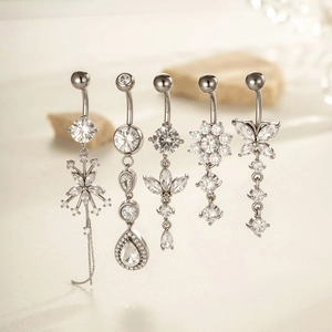 Lot de 5 piercings de nombril en acier argenté avec pendentifs papillon en zircone