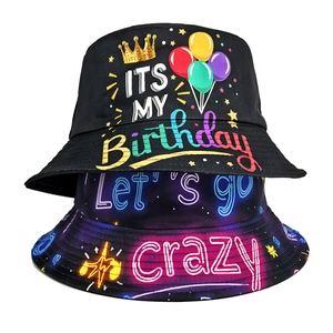 Cappello bucket reversibile con corona di compleanno e grafiche neon stile streetwear