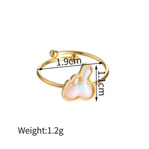 Detailed size specifications for the gold butterfly ring showing 1.9cm inner diameter