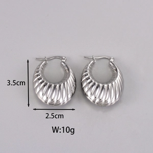 Detail showing dimensions of 3.5cm by 2.5cm for these silver crescent hoop earrings
