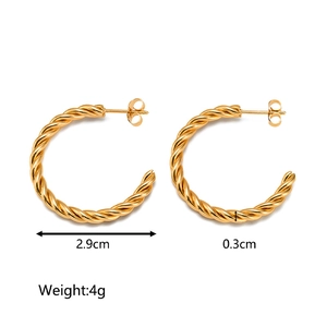 Detail showing 2.9cm diameter gold rope-style C-earrings with weight and size specs