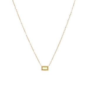 Nahaufnahme der 18k Goldkette mit einem rechteckigen, hellgrünen Edelstein-Anhänger