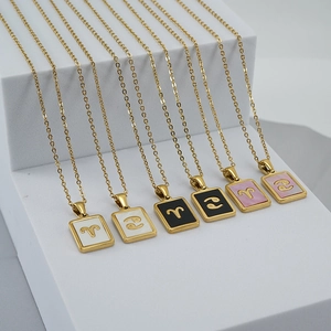 Collane zodiaco in acciaio inossidabile placcato oro 18K con ciondoli rettangolari colorati