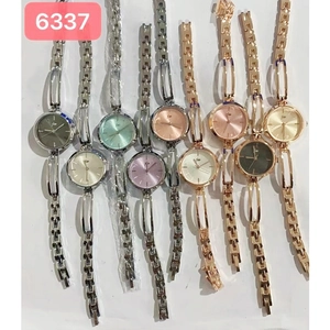 Montres rondes minimalistes pour femmes avec bracelets à maillons évidés en plusieurs couleurs