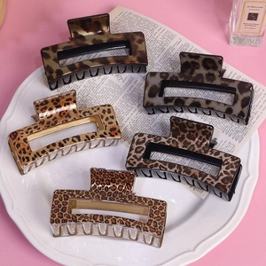 Five-piece set of leopard print square hair claws in a stylish resin hollow design