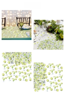 Détail macro de confettis de verre margarita et tranches de citron pour fête tropicale