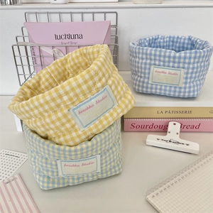 Cestas de almacenamiento de tela acolchada a cuadros amarillo y azul con etiqueta Sorakka