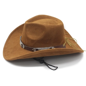 Detailansicht eines braunen Western-Cowboyhuts aus Wildleder mit verzierter Lederband