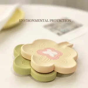 Minimalist flower-shaped silicone soap box set in beige and green, eco-friendly PVC material
