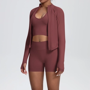 Détails de l'ensemble de yoga 3 pièces avec veste zippée, brassière et short gainant