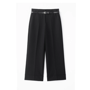 Schwarze Damen-Weitbeinhose mit minimalistischem Gürtel und stylischen Krempelsäumen