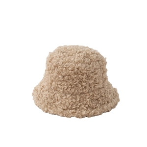 Cappello alla pescatora in lana di agnello marrone chiaro con texture soffice e calda