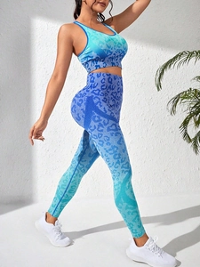Detail of gradient leopard print seamless high-waist yoga pants and racerback bra set