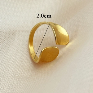 Irregular organic wave open ring in 18K gold plated titanium steel with 2.0cm inner diameter