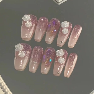 Elegante lila-rosa Farbverlauf-Nägel zum Aufkleben mit 3D weißen Rosen