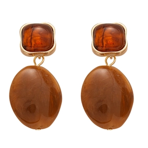 Retro amber resin earrings with geometric oval marble texture and golden metal accents