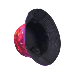 Cappello da pescatore con stampa galassia stellata viola e tesa larga per protezione solare