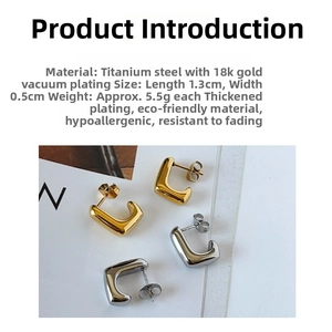 Detailed view of C-shaped 18k gold plated titanium steel earrings with 1.3cm size