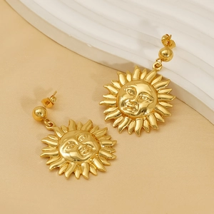 Retro 18K gold plated sunflower drop earrings featuring detailed heart relief design