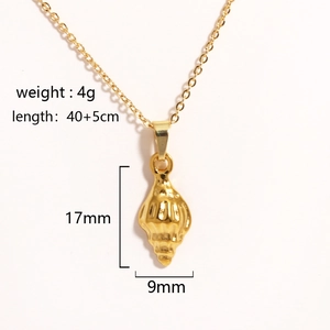 Detailansicht der goldenen Meeresmuschel-Halskette mit Maßen 17x9mm und 4g Gewicht