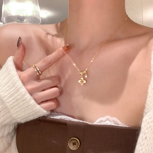 French vintage zircon flower pendant necklace with matching ring on model neck