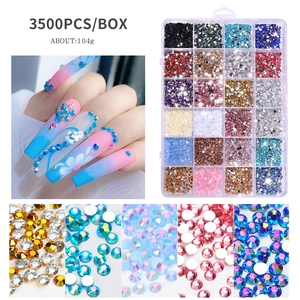 3500 stuks kleurrijke hars nail art steentjes set in een handige 24-vaks opbergdoos