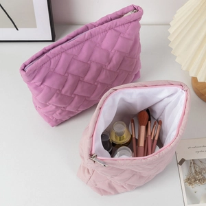 Quilted makeup bag set in purple and pink with woven texture and large capacity